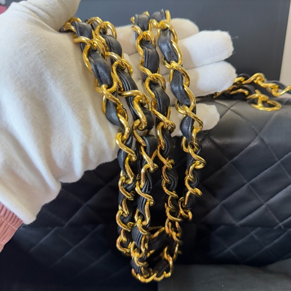 CHANEL XL Vintage Maxi Classic Quilted Lambskin Single Flap Chain Strap - Picture 12 of 16